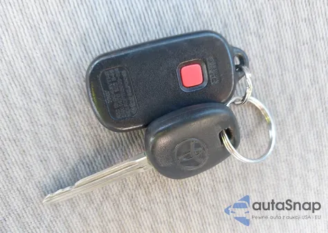 2005 Toyota Corolla Le z USA, uszkodzony, nr VIN 1NXBR30E05Z465224